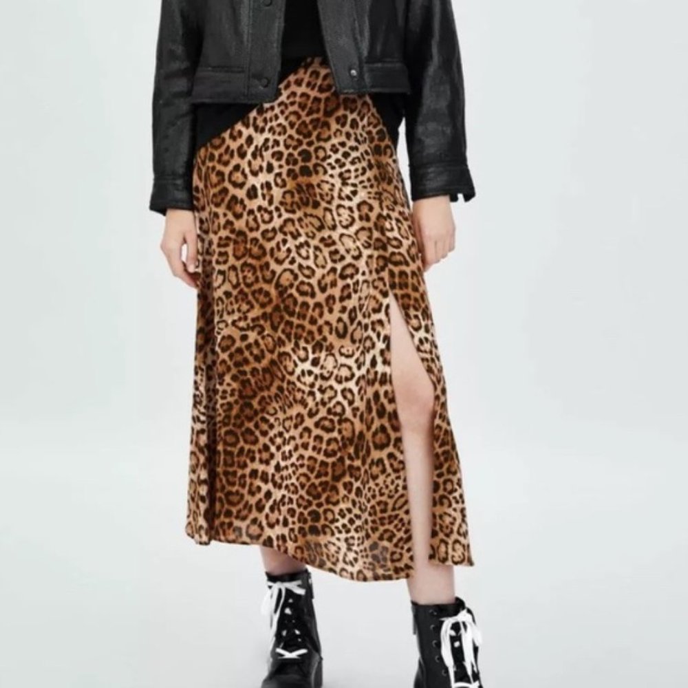 BRAND NEW Zara Leopard Print Skirt LARGE
